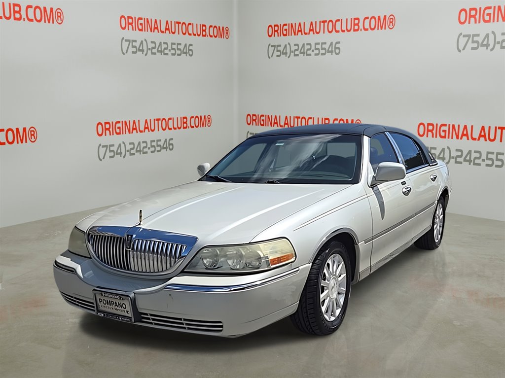 2004 Lincoln Town Car